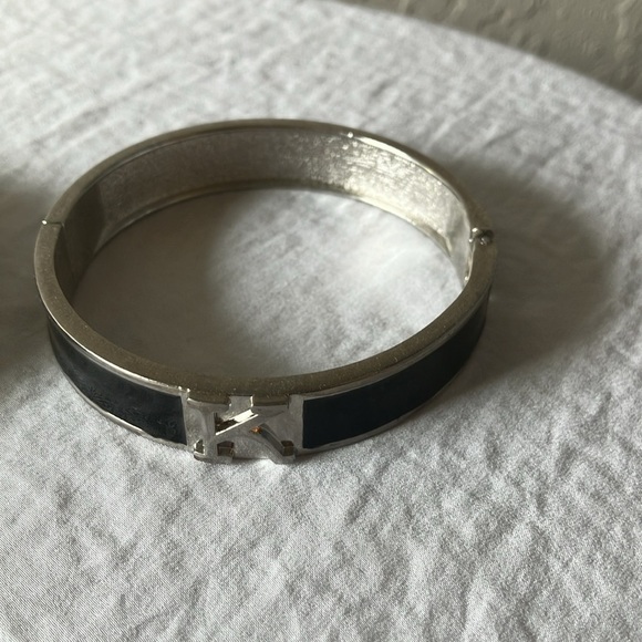 Black & Silver tone stretch bracelets- “J” & “K” initials- set of 2 - Picture 3 of 16